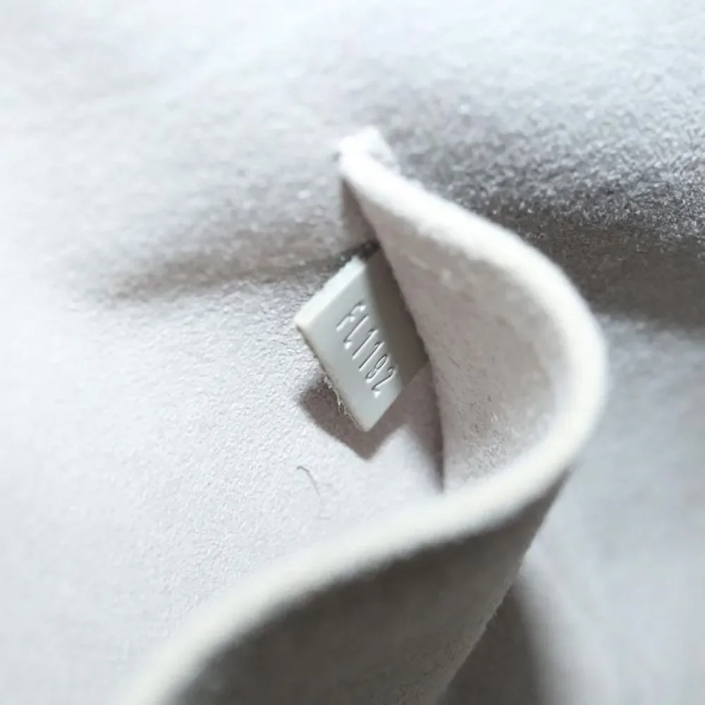 Louis Vuitton Alma Handbag - Picture 6 of 14